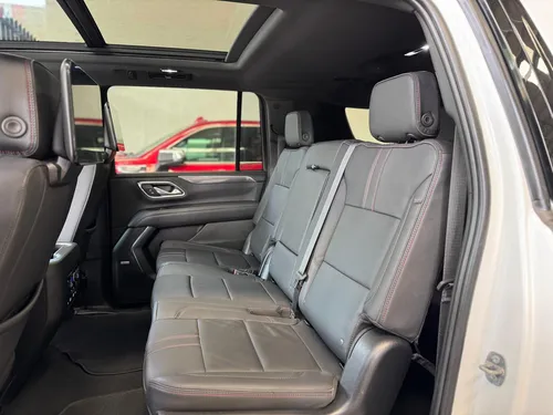 Chevrolet Suburban 5.3 Rst 4X4 At