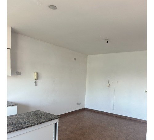 Excelente Departamento Con Ubicación Preferencial En Villa Maipu