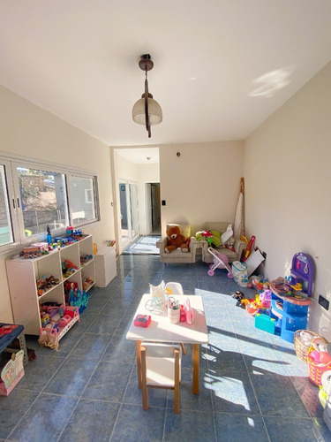 Venta Casa En Lote Propio Con Parque Y Piscina Villa Luzuriaga - Acepta Permuta!