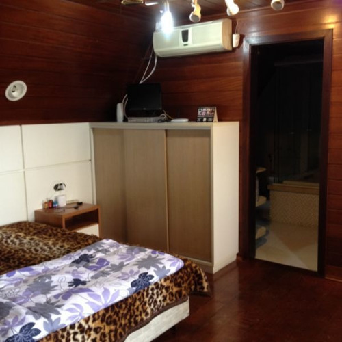 Casa Em Ipanema Com 4 Dormitórios - Mi5493