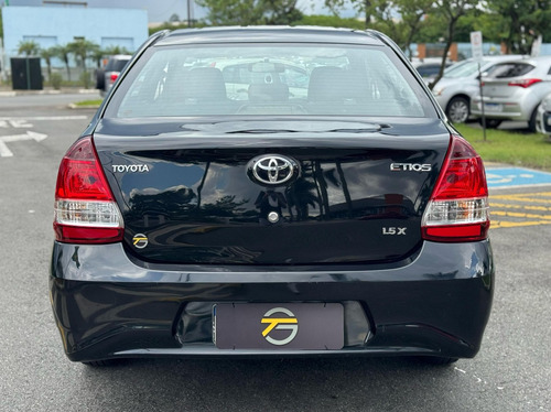 Toyota Etios 1.5 X PLUS SEDAN 16V