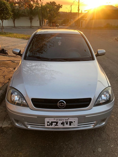 Corsa Sedan 1.8 2002