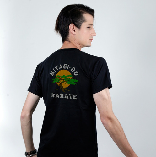 Imagen 1 de 2 de Remera De Miyagi - Do Karate - Cobra Kai Serie Netflix