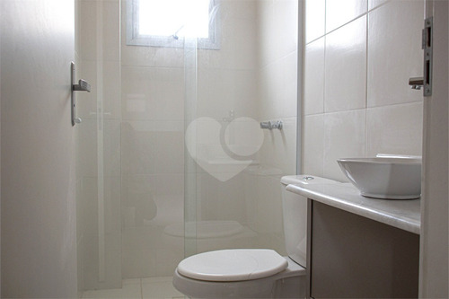 Imagem 10 de 30 de Apartamento Decorado Com Planejados, 02 Dormitórios Com 01 Suíte E Quintal, No Jardim Villaça - Reo618479