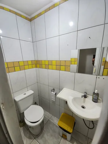 Passo Ponto Salão De Beleza Com Profissionais E Clientes.