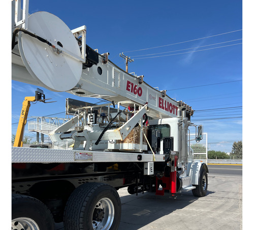 Grua Elliot Camion Peterbilt 2016 15ton