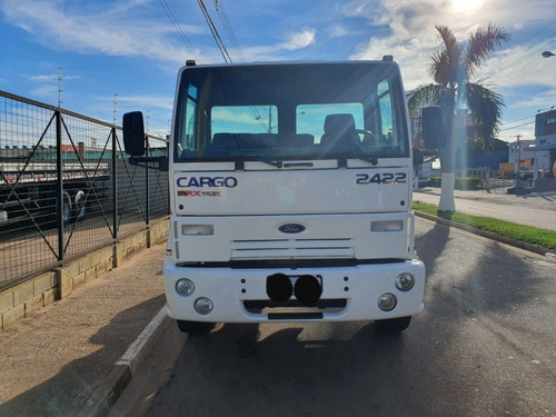 Ford Cargo 2422