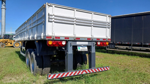 Carreta Graneleira 2 Eixos Com Pneus