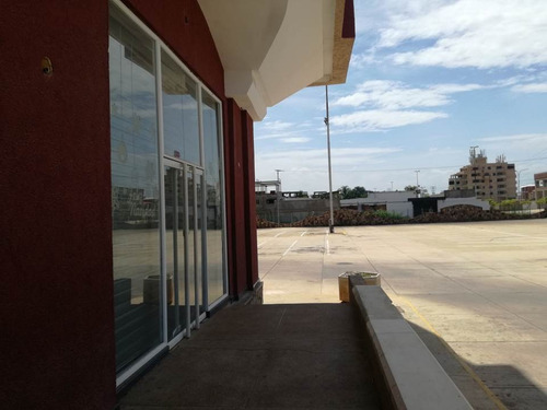 Imagen 2 de 6 de Local En Venta Y Alquiler, Ciudad Puente Real
