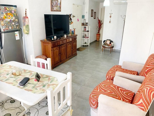 Imagen 2 de 13 de Departamento De 2 Ambientes Con Cochera