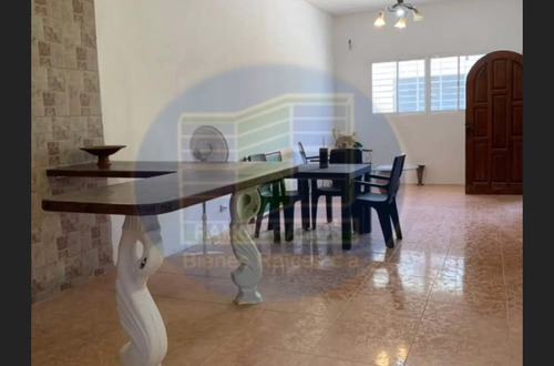 En Venta Cómoda Casa En Tucacas - Falcón.