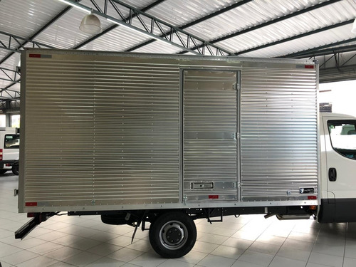 Iveco Daily 30-130 City 2021 0km Baú Carga