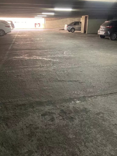Oportunidad!! Cochera En Galería Libertador! Zona Centro.