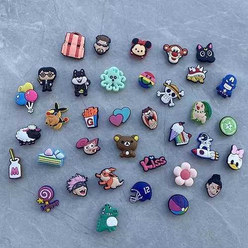 100 Pins Botons Para Crocs Aleatório (saldão) Kit Com Marvel