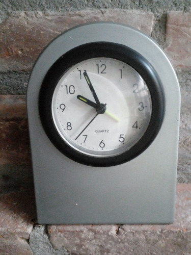 Reloj Despertador Quartz A Pila Funciona 