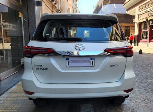 Imagen 5 de 16 de Toyota Sw4 Srx 7a At 2022 0km