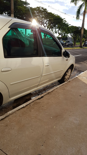 Renault Logan 1.6 Expression Hi-power 4p