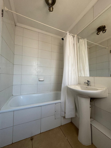 Arriendo Casa 3 Dormitorios Excelente Ubicación En Sta Cruz
