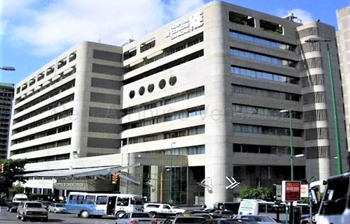 Consultorio En Venta En El Hospital De Clínicas Caracas, San Bernardino, 24-24631 Mvg 
