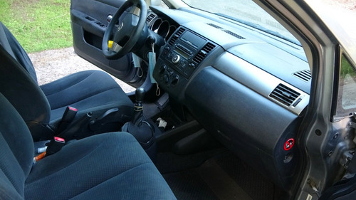 Nissan Tiida 1.8 Visia 5 p