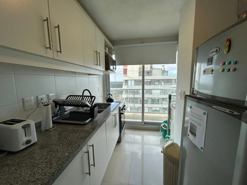 Disponible En Alquiler, Piso Alto, Linda Vista A La Playa Mansa