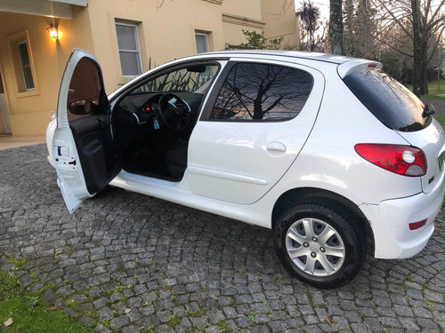 Peugeot 207 2015 1.4 Active 75cv