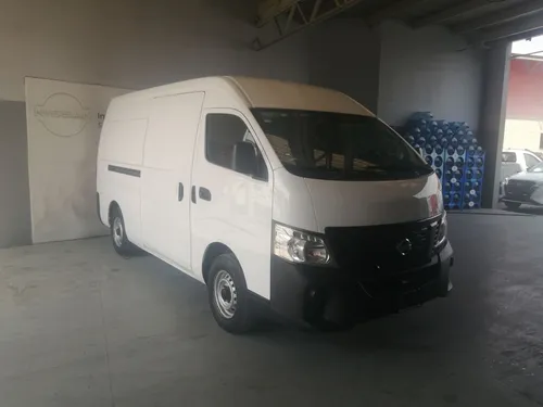 Nissan Urvan 2.5 Panel Amplia Aa Paquete Seguridad Mt