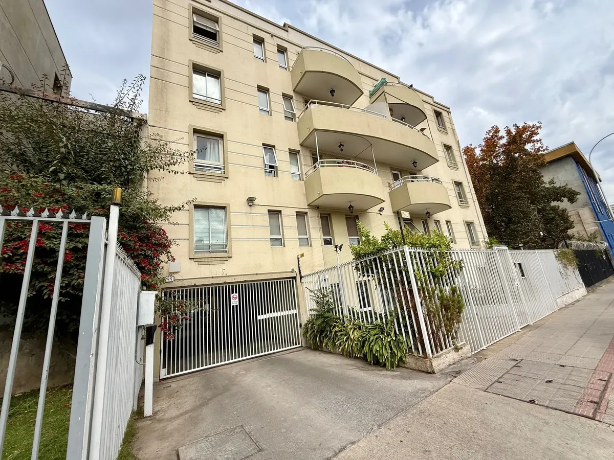 Imagen 2 de 17 de Venta Departamento Semi Amoblado Plaza Brasil (176817)
