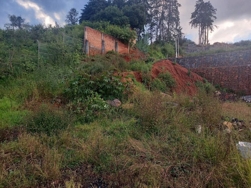 Se Vende Terreno En Pátzcuaro, 11x33 Frente A La Uvaq, Sobre Abarca