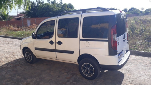 Imagem 6 de 11 de Fiat Doblo 2014 1.4 Attractive Flex 5p