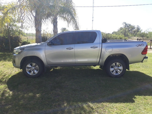 Toyota Hilux 2.8 Cd Sr 177cv 4x4 2019