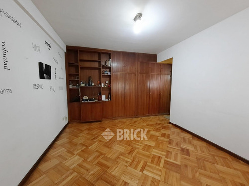 Av. Belgrano Al 1400 - 35 M2 Impecable Baulera Apto Profesional