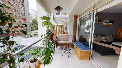 2 Ambientes En Venta, Con Balcón Y Cochera-cañitas