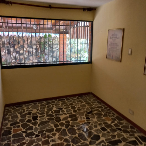 Venta De Casa En Urb San Luis Con Garita De Seguridad