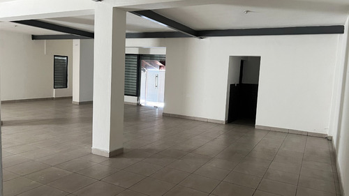 Local En Alquiler En Zona Universitaria, Santo Domingo