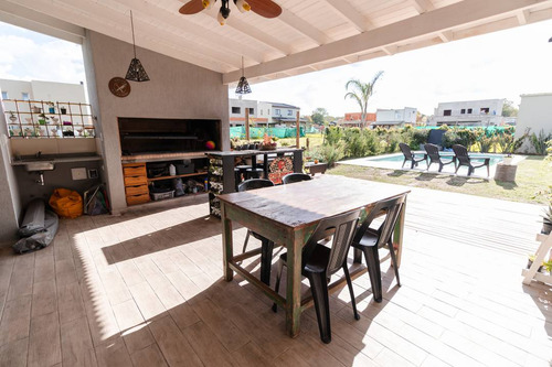 Imagen 13 de 30 de Venta De Casa En Pilar