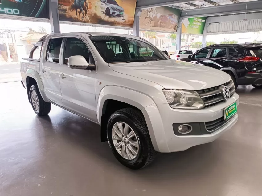 Volkswagen Amarok 2.0 DIESEL HIGHLINE 4X4 AUTOMÁTICA COMPLETA