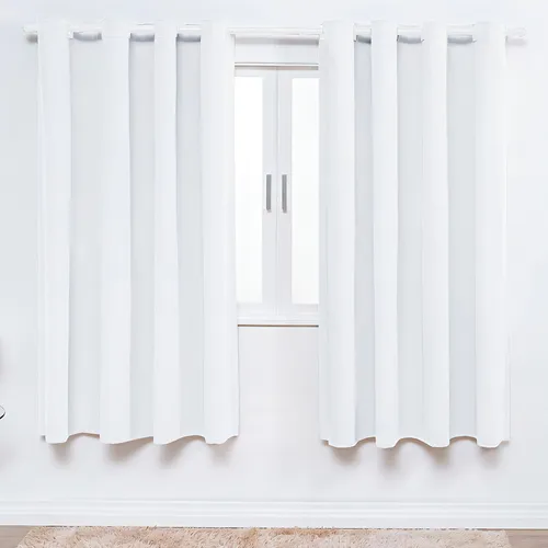 Habitación infantil con cortina blanca para hombres de dos metros