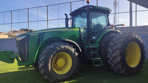 Trator John Deere 8335 R Ano 2012