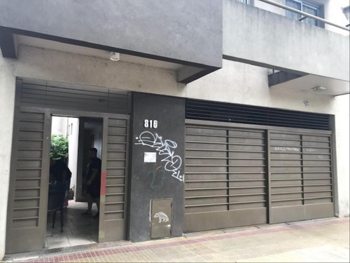 Monoambiente En Alquiler, Amplio