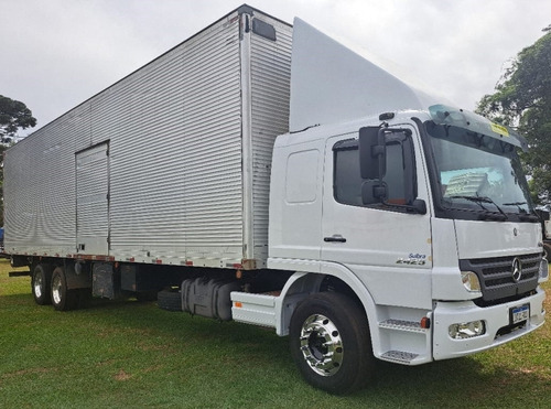 Atego 2425 3-eixos Leito Baú