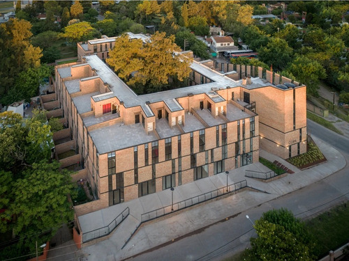Impecable Y Moderno Duplex De 3 Ambientes Con Cochera En Venta - Inmejorable Ubicación Muy Cerca De Autopista.