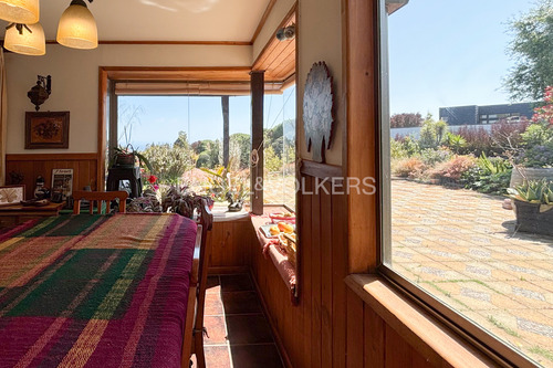 Venta Linda Y Cálida Casa En Condomimo Maitencillo