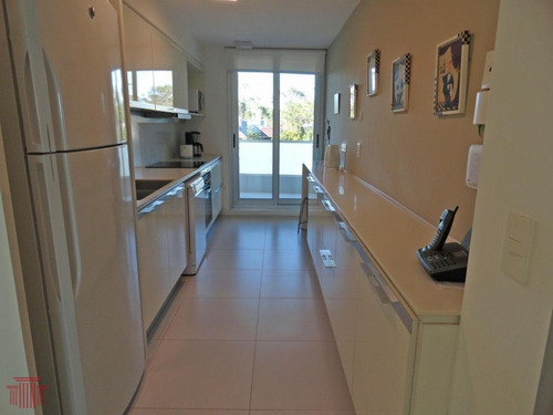 Alquiler Primera Linea En Playa Mansa , Pent-house - Ref: 10827