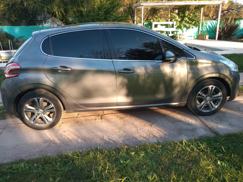Peugeot 208 1.6 Feline