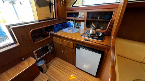 Imagen 8 de 15 de Sea Ray 330 Expres 2 Caterpillar 330 Linea De Eje Web Marine