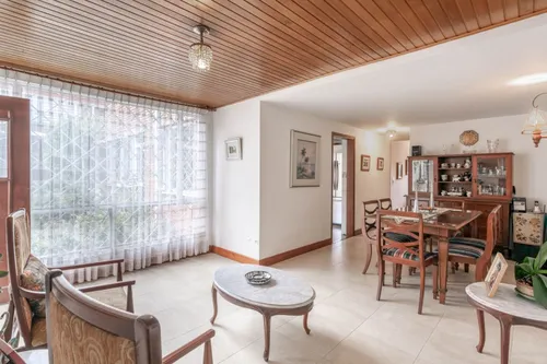 Casa En Venta En Alhambra. Cod V14653