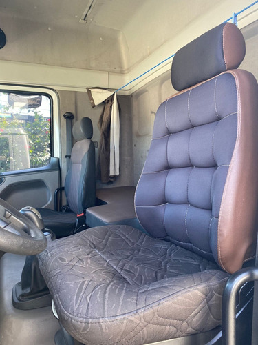 Imagem 5 de 19 de Vw Constellation 25.420 Prime - 2018