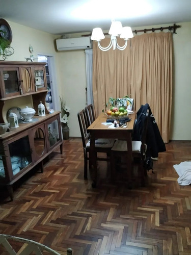 Venta Centro, Apartamento 3 Dormitorios, Piso 2 Al Frente, Ascensor, Opcion Con Renta!