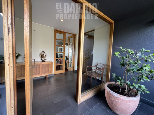 Casa En Venta De 5 Dorm. En Piedra Roja, Chicureo